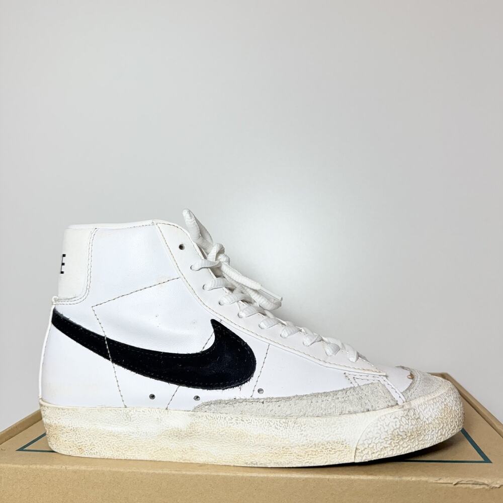 Women's Size 7 Nike Blazer Mid '77 White Black Suede Leather Casual Sneakers